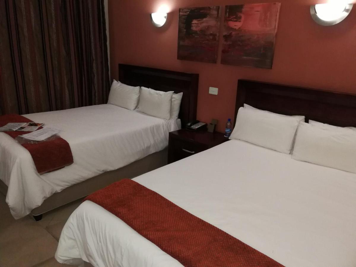 Royal Hotel Πολοκουάνε Εξωτερικό φωτογραφία