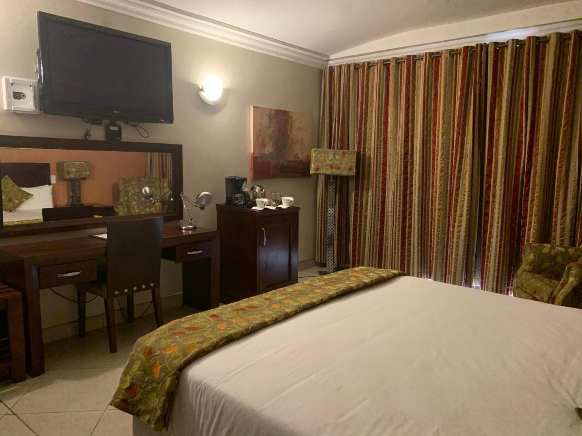 Royal Hotel Πολοκουάνε Εξωτερικό φωτογραφία