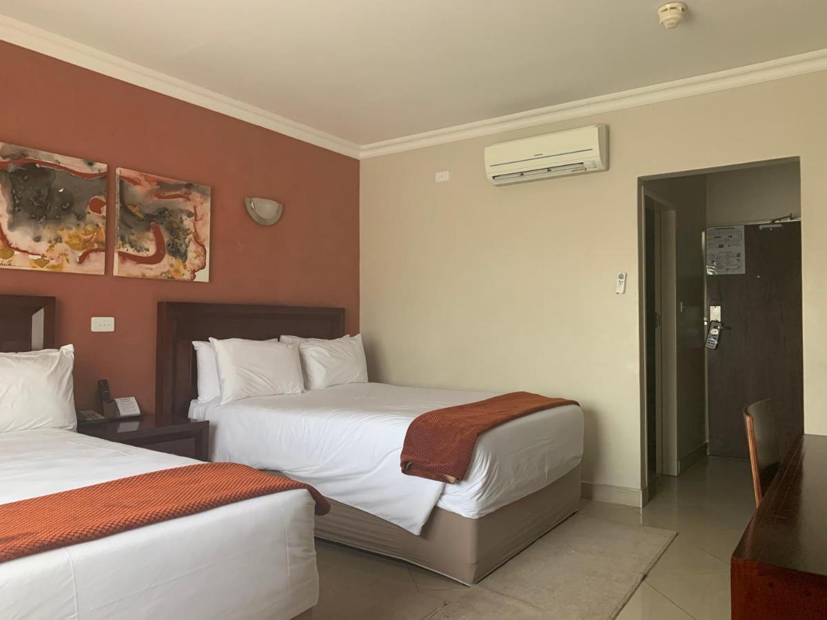 Royal Hotel Πολοκουάνε Εξωτερικό φωτογραφία