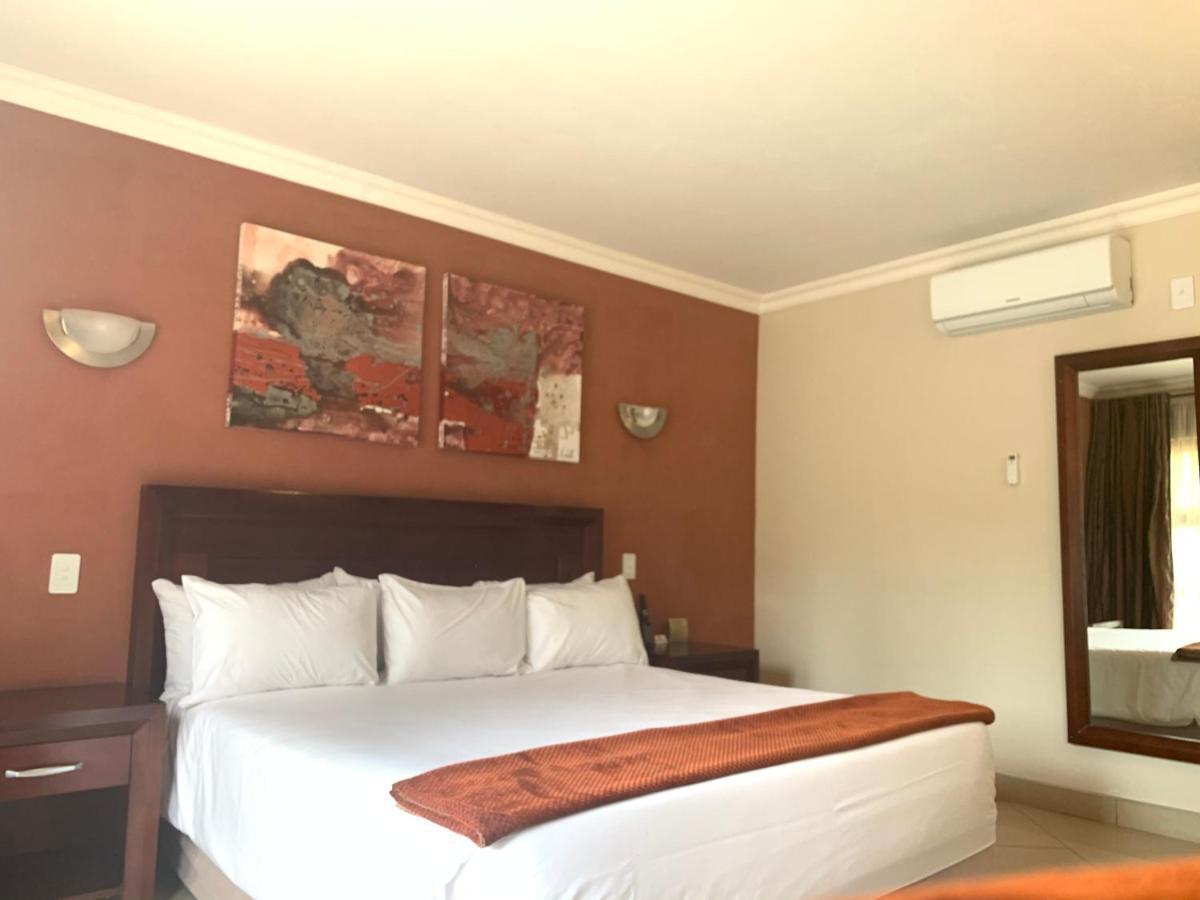 Royal Hotel Πολοκουάνε Εξωτερικό φωτογραφία
